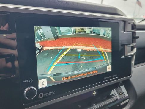 Used 2023 Toyota Tundra SR5 w/ SR5 Convenience Package AWD/4WD image 14
