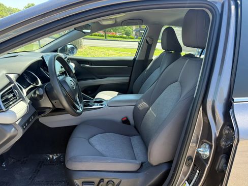Used 2023 Toyota Camry LE FWD image 12