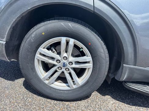 Used 2023 Ford Explorer XLT RWD image 10