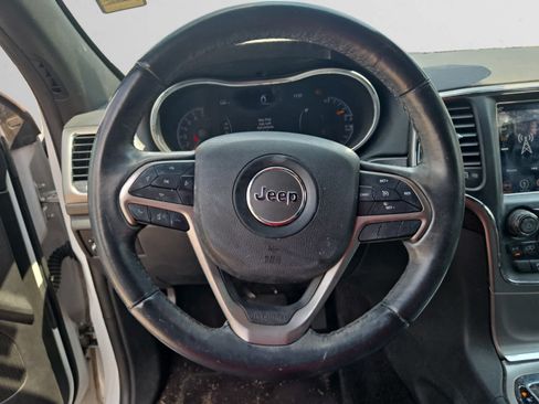 Used 2018 Jeep Grand Cherokee Altitude RWD image 9