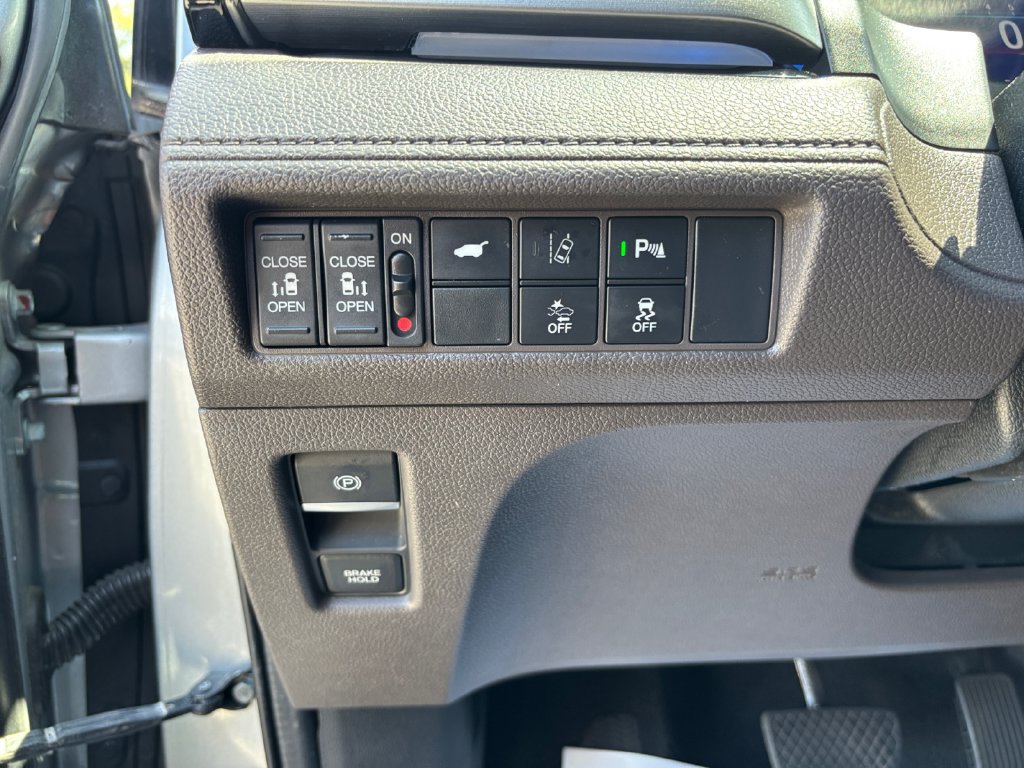 Used 2018 Honda Odyssey Elite image 31