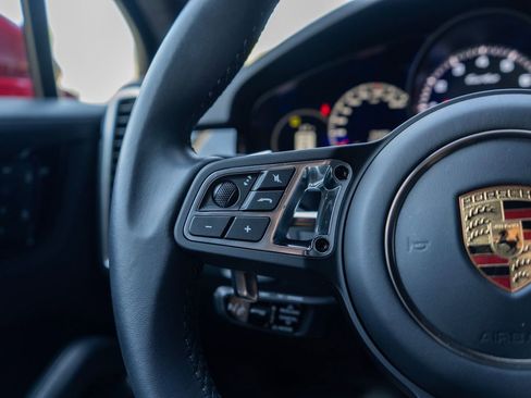 Used 2023 Porsche Cayenne Turbo image 18