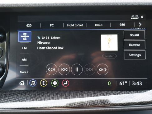 Used 2023 Buick Envision Preferred image 18