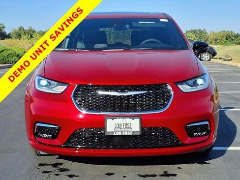 New 2026 Chrysler Pacifica Select image 24