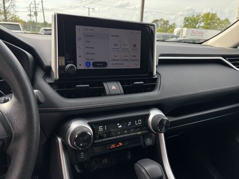 Used 2025 Toyota RAV4 XLE w/ Convenience Package image 20