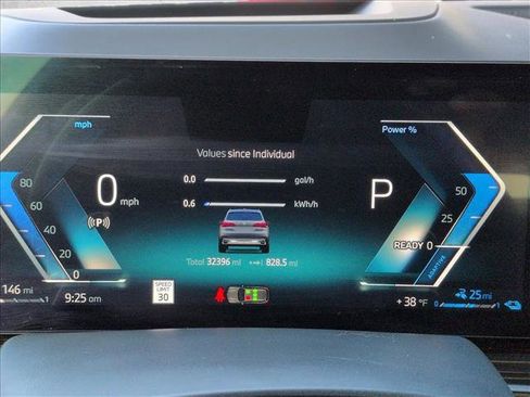 Used 2025 BMW X5 xDrive50e image 11