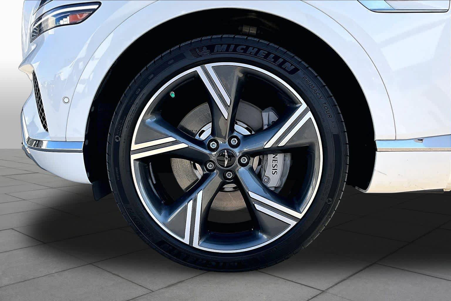 Used 2025 Genesis GV80 2.5T Prestige AWD/4WD image 11