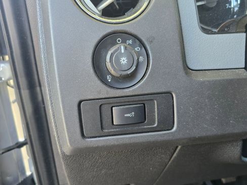 Used 2011 Ford F150 XLT w/ XLT Convenience Pkg RWD image 42
