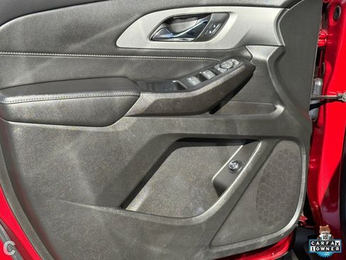 Used 2023 Chevrolet Traverse LT image 16