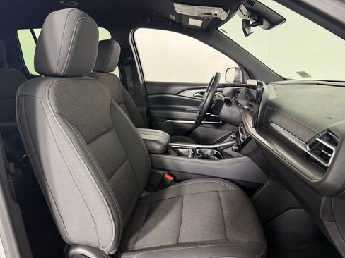 Used 2024 Chevrolet Traverse LT AWD/4WD image 34