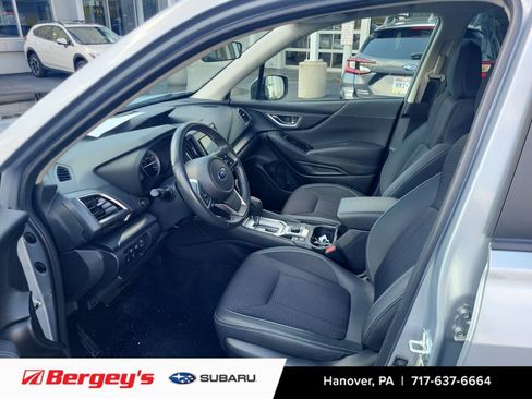 Certified 2023 Subaru Forester Premium AWD/4WD image 9