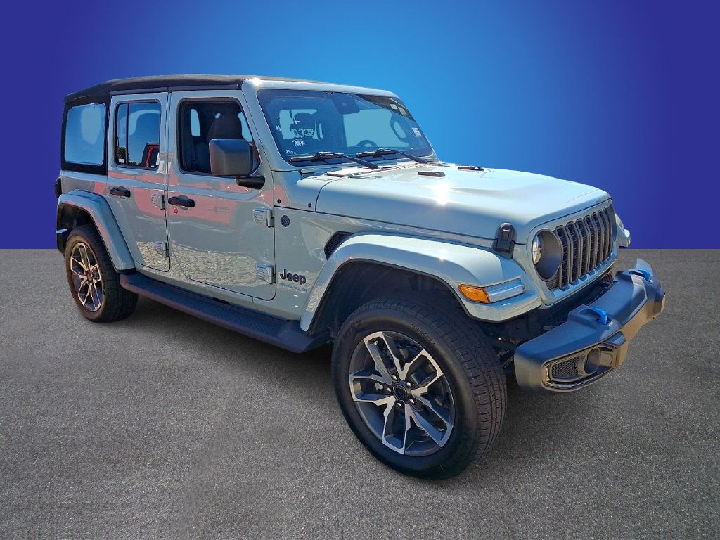 Used 2024 Jeep Wrangler Unlimited w/ Convenience Group AWD/4WD image 3