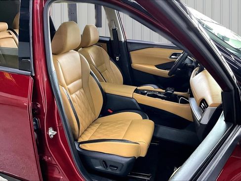 Used 2023 Nissan Rogue Platinum AWD/4WD image 31