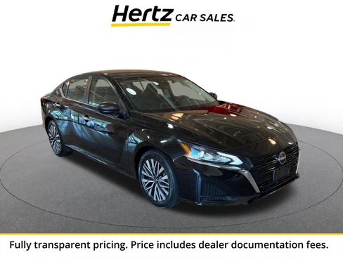 Used 2025 Nissan Altima 2.5 SV FWD image 1