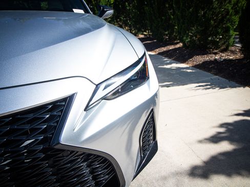 Used 2022 Lexus IS 350 F Sport image 5
