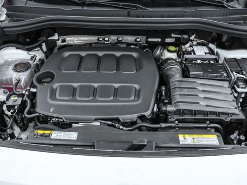 New 2025 Volkswagen Tiguan SE R-Line image 46