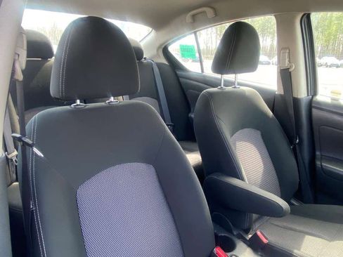 Used 2018 Nissan Versa SV FWD image 14