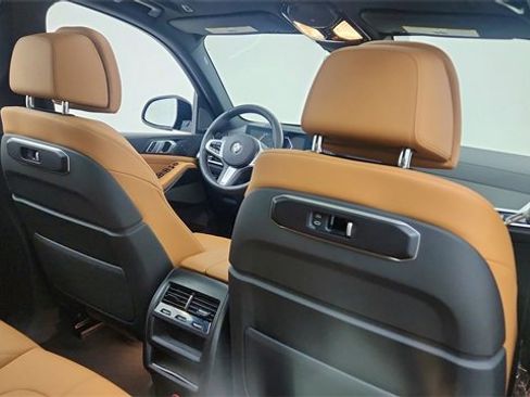Used 2025 BMW X5 sDrive40i w/ M Sport Package image 28