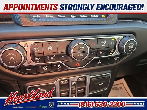 Used 2018 Jeep Wrangler Unlimited Sahara AWD/4WD image 56