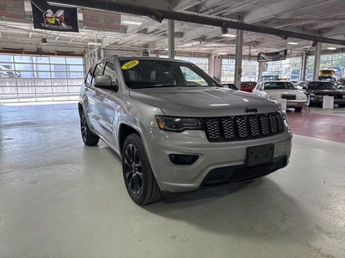 Used 2020 Jeep Grand Cherokee Altitude image 7