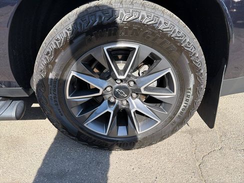 Used 2024 Chevrolet Suburban Z71 w/ Z71 Off-Road Package AWD/4WD image 25