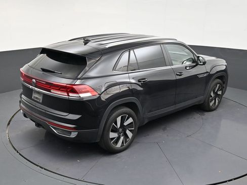 Used 2024 Volkswagen Atlas Cross Sport SE FWD image 16
