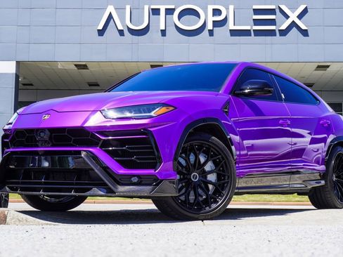 Used 2022 Lamborghini Urus AWD/4WD image 1