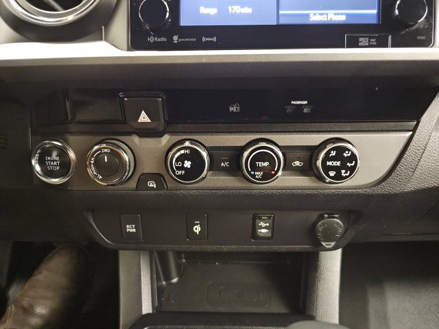 Used 2017 Toyota Tacoma TRD Sport w/ Tow Package (A/T) AWD/4WD image 26