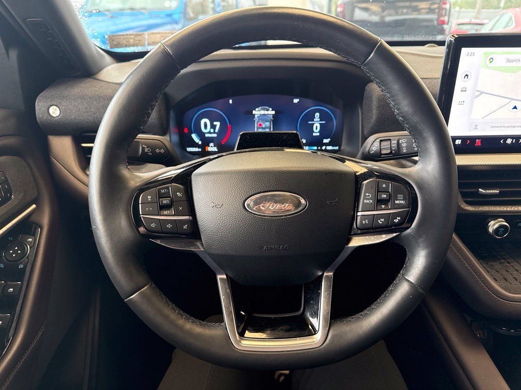 Used 2025 Ford Explorer Platinum w/ Ultimate Package AWD/4WD image 15