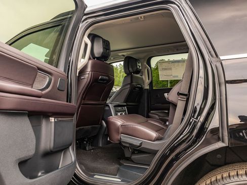 New 2026 Ford Expedition Platinum w/ Platinum Ultimate Package AWD/4WD image 19