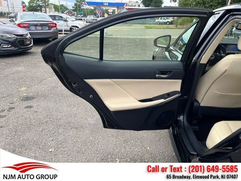 Used 2014 Lexus IS 250 AWD w/ Navigation Package image 33