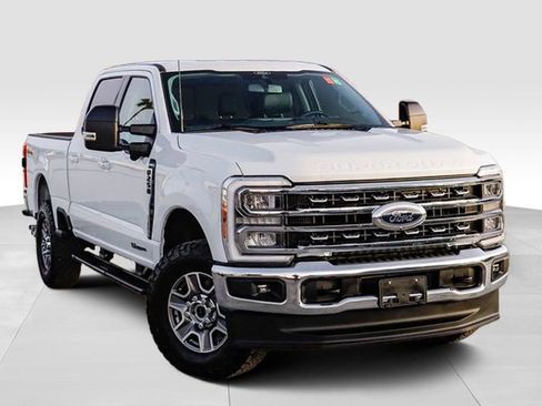 Used 2024 Ford F250 Lariat image 2