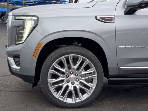 New 2026 GMC Yukon XL Denali w/ Denali Reserve Package AWD/4WD image 5