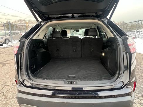 Used 2022 Ford Edge Titanium AWD/4WD image 10