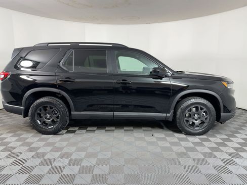 New 2025 Honda Pilot TrailSport image 8