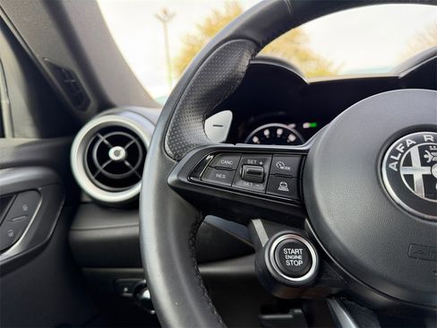 Used 2024 Alfa Romeo Tonale Ti w/ Premium Interior Package image 24