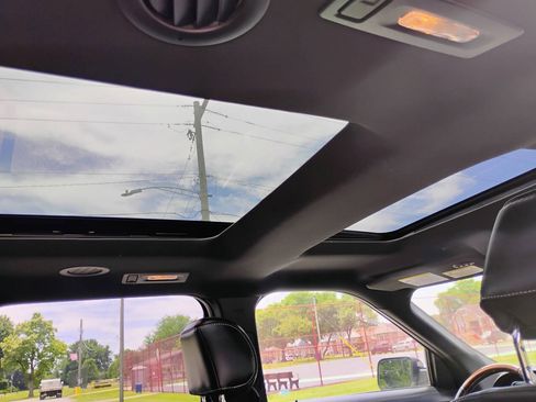 Used 2017 Ford Explorer Platinum AWD/4WD image 27