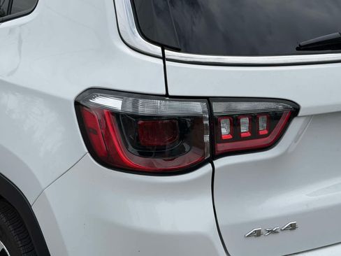 Used 2023 Jeep Compass Limited AWD/4WD image 9