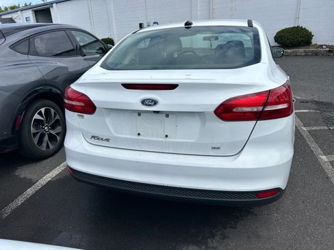 Used 2017 Ford Focus SE FWD image 6