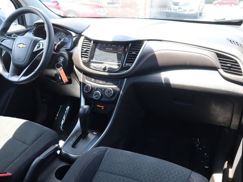 Used 2018 Chevrolet Trax LS FWD image 11