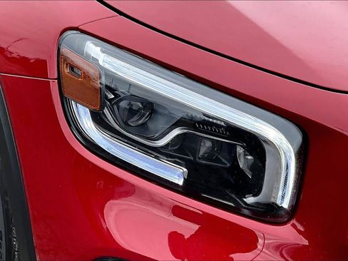 Used 2022 Mercedes-Benz GLB 250 image 28