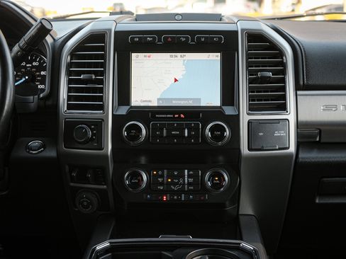 Used 2021 Ford F450 Platinum w/ FX4 Off-Road Package image 27