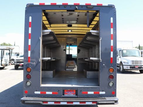 Used 2019 Ford E-450 and Econoline 450 Super Duty RWD image 9