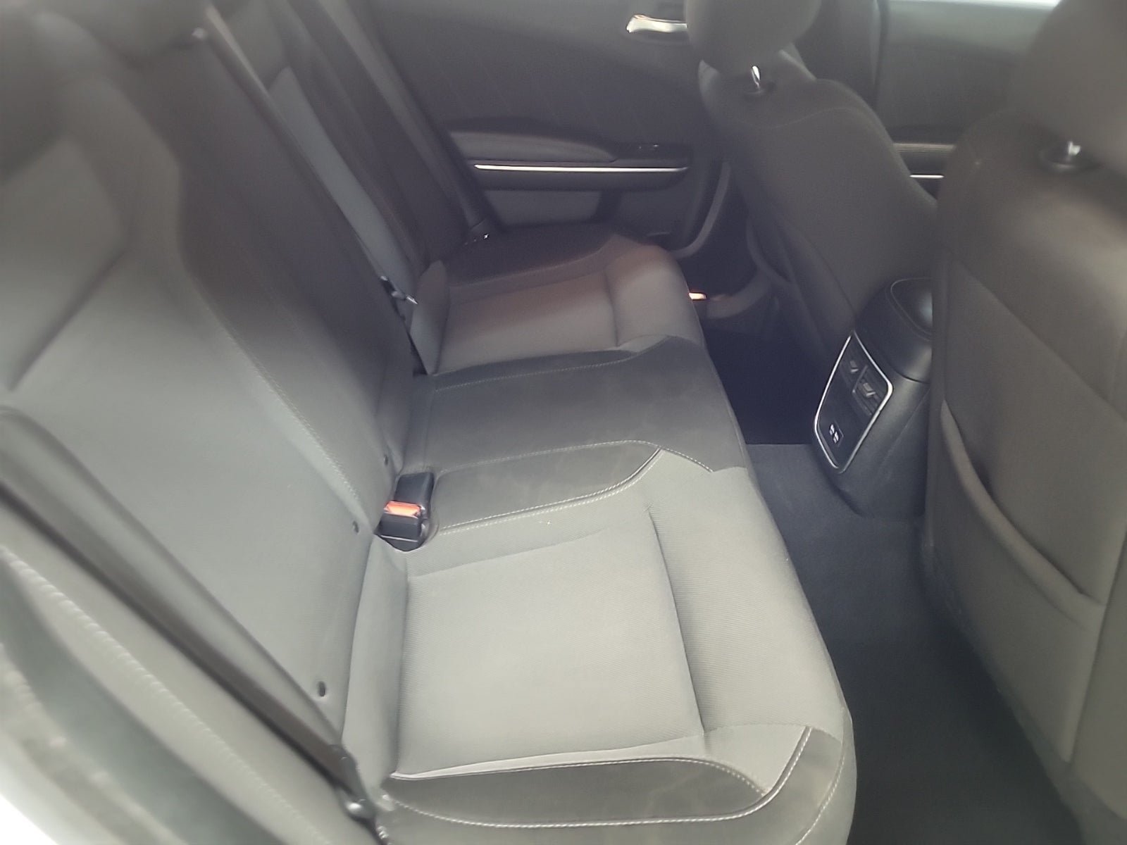 Used 2020 Dodge Charger SXT RWD image 12