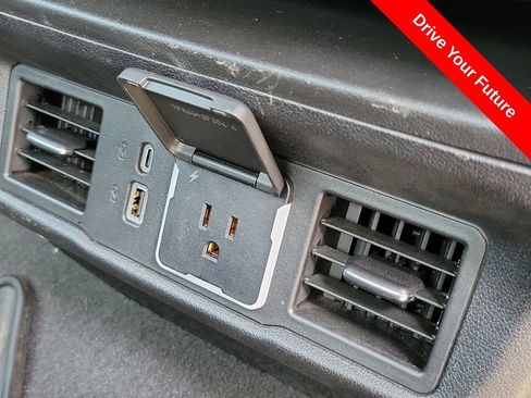 Used 2025 Chevrolet Silverado 1500 LT RWD image 22