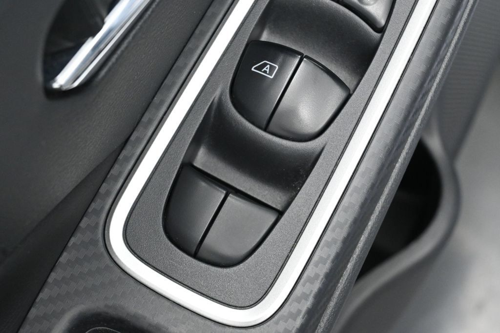 Used 2025 Nissan Versa SR w/ Trunk Package FWD image 13