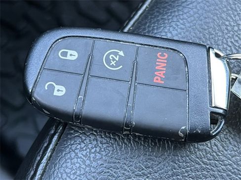 Certified 2022 Jeep Compass Limited w/ Sun and Sound Group image 35