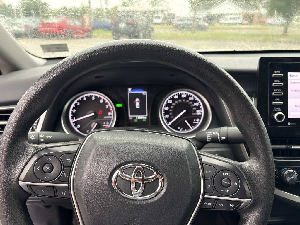 Used 2024 Toyota Camry LE w/ Convenience Package FWD image 12