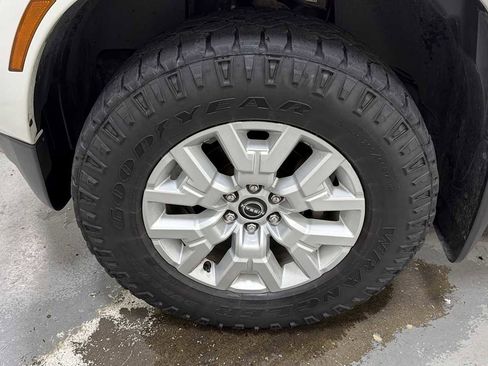 Used 2022 Nissan Frontier SV image 10