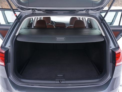 Used 2018 Volkswagen Golf Alltrack S image 28